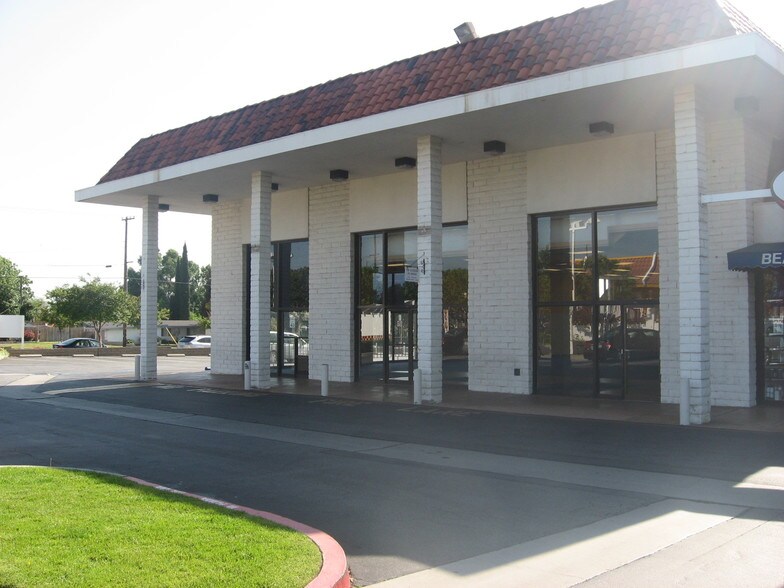 More Photos Of 119-207 N Grand Ave, Covina Unknown For Lease
