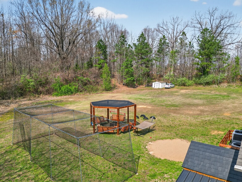 More Photos Of 615 S 2nd St, Central City Specialty For Sale