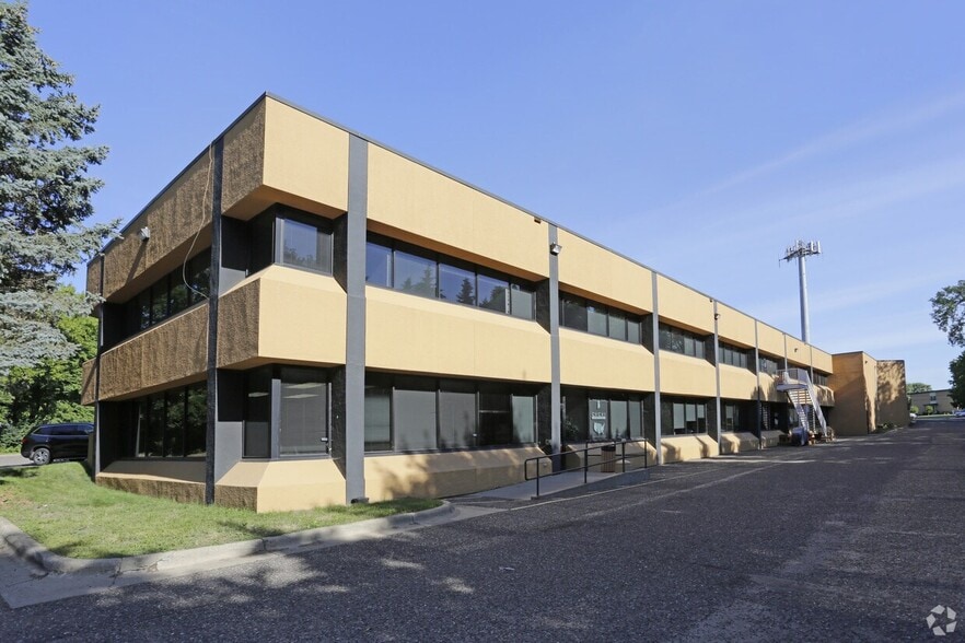 More Photos Of 1710 Douglas Dr N, Golden Valley Business Park For Sale