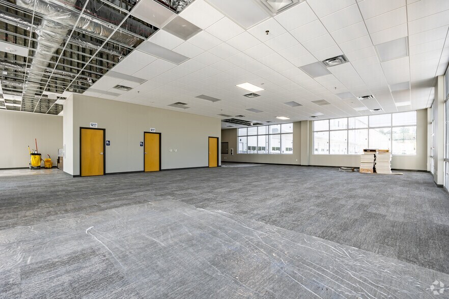 More Photos Of 545 Lake Careco Rd, Austell Distribution For Lease