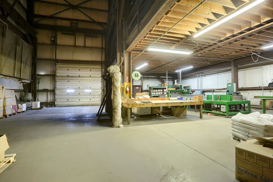 Primary Photo Of 5811 Four Point Rd, Bethel Flex For Lease