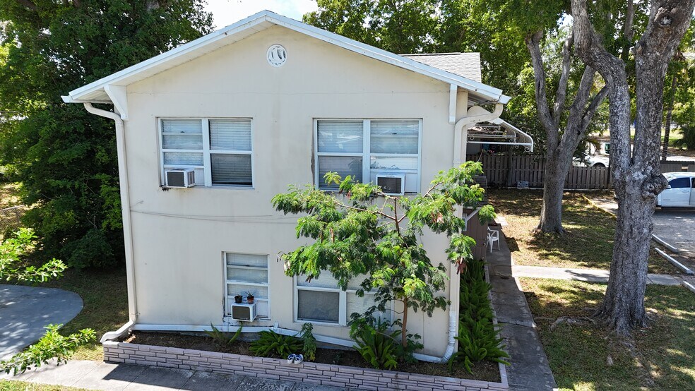 More Photos Of 26 SE 13th Ter, Dania Beach Apartments For Sale