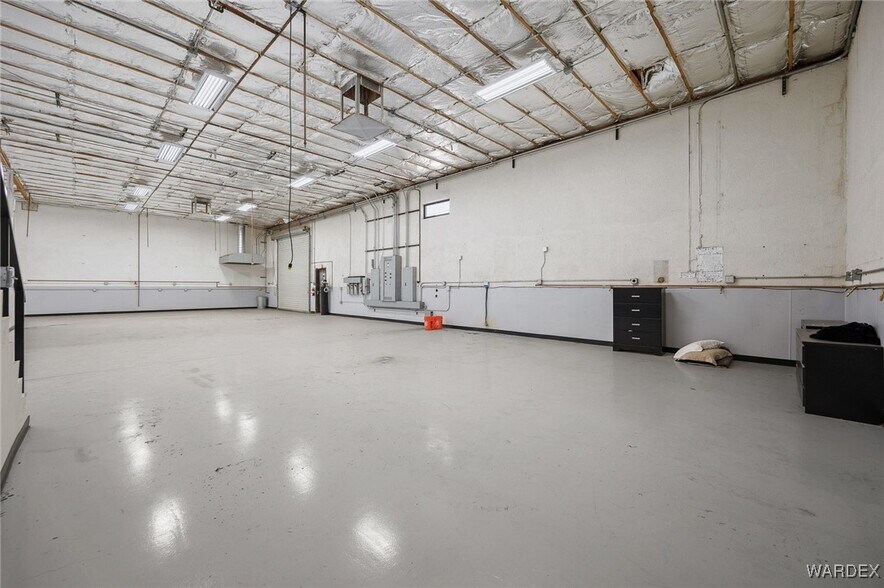 More Photos Of 1055 Empire Dr, Lake Havasu City Distribution For Lease