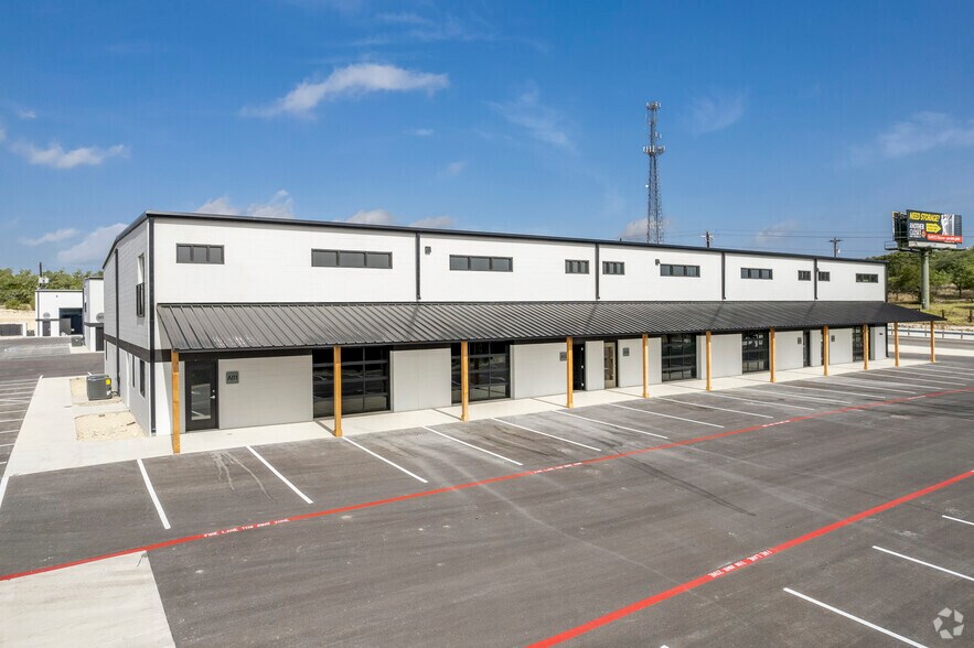 Primary Photo Of 529 SH 46 E, Boerne Showroom For Lease