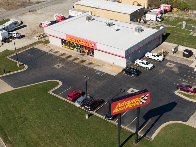 More Photos Of 976 W 4th St, Mansfield Freestanding For Lease