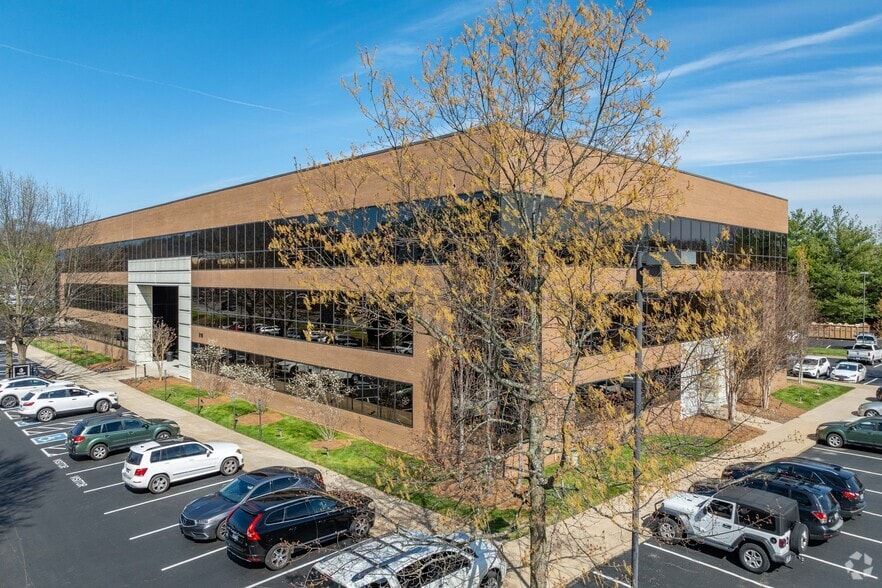 More Photos Of 7003 Chadwick Dr, Brentwood Unknown For Lease