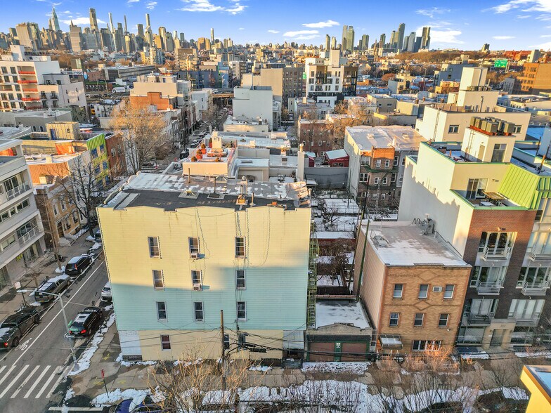 More Photos Of 366 Manhattan Ave, Brooklyn Apartments For Sale