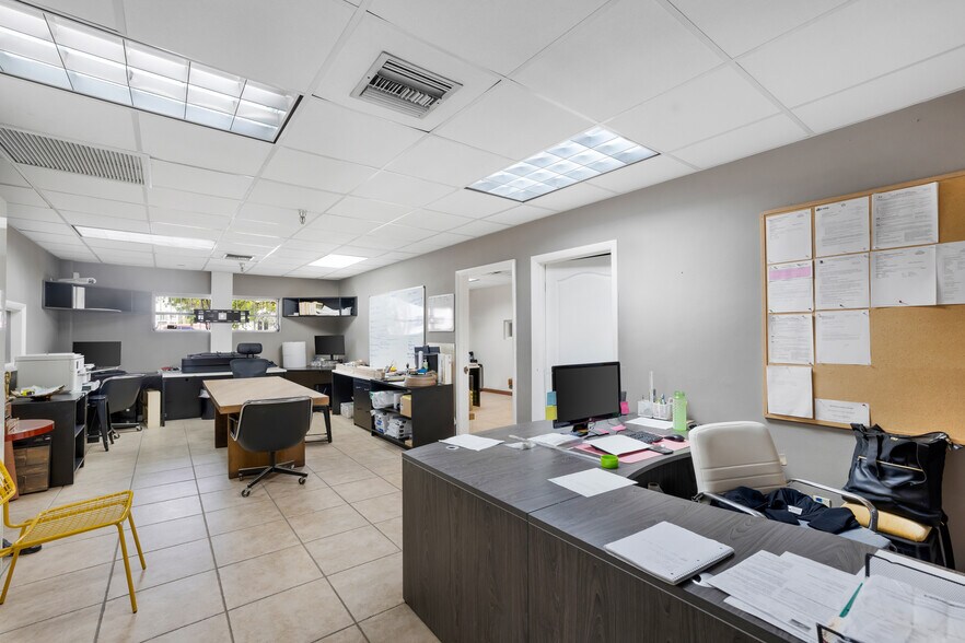 More Photos Of 7725 W 2nd Ct, Hialeah Warehouse For Sale