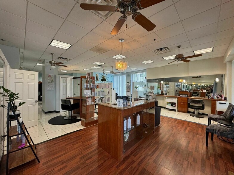 More Photos Of 1227-1239 N Gulfstream Ave, Sarasota Apartments For Lease