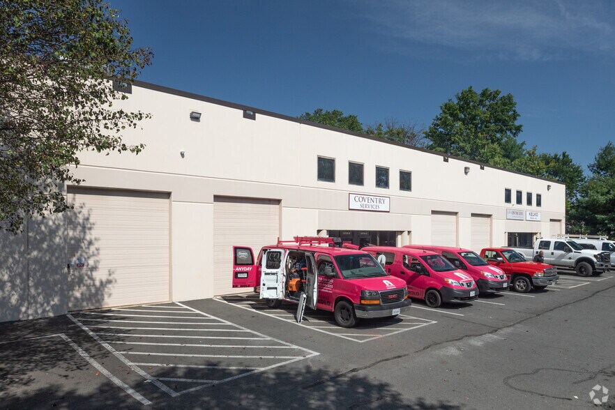 More Photos Of 14740 Flint Lee Rd, Chantilly Light Manufacturing For Lease