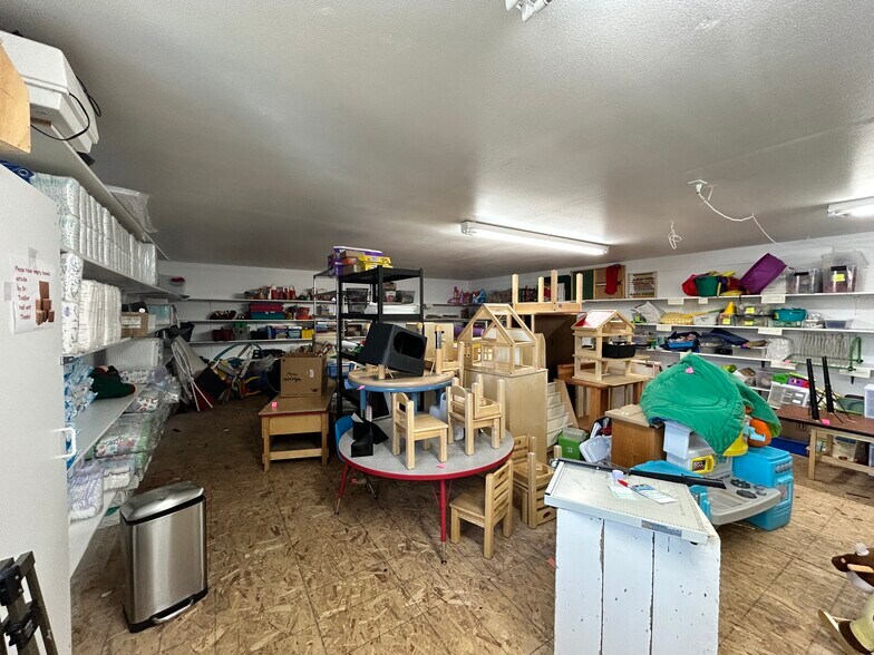 More Photos Of 1065 Tefft St, Corvallis Office For Lease