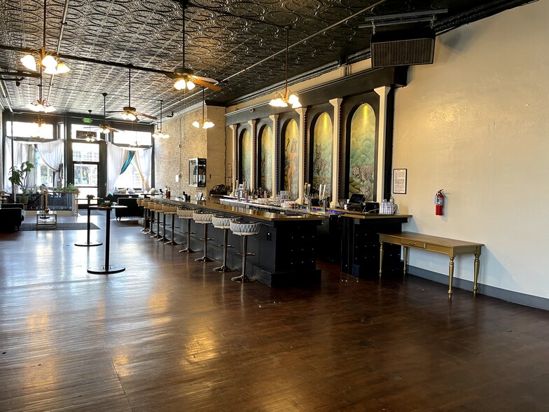 More Photos Of 120 W 4th St, Loveland General Retail For Lease