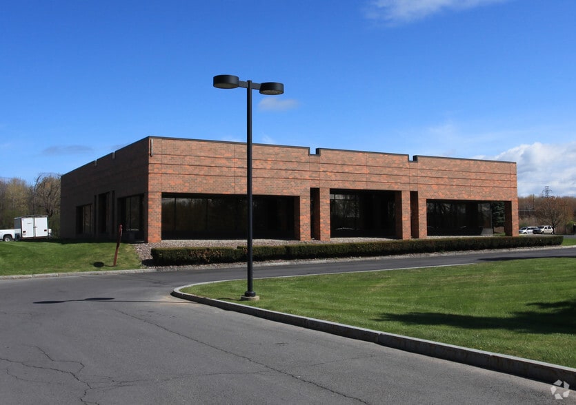 More Photos Of 6007 Fair Lakes Rd, East Syracuse Office For Sale