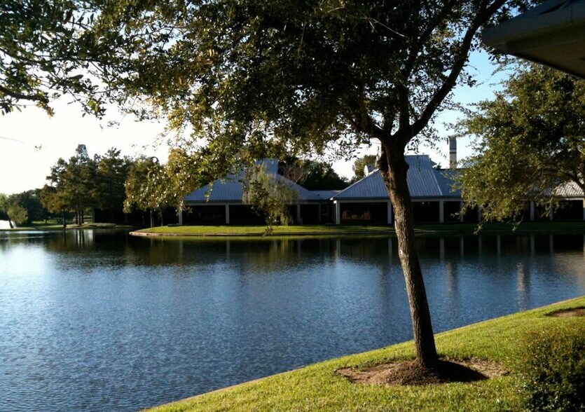 More Photos Of 4675 Sweetwater Blvd, Sugar Land Unknown For Lease