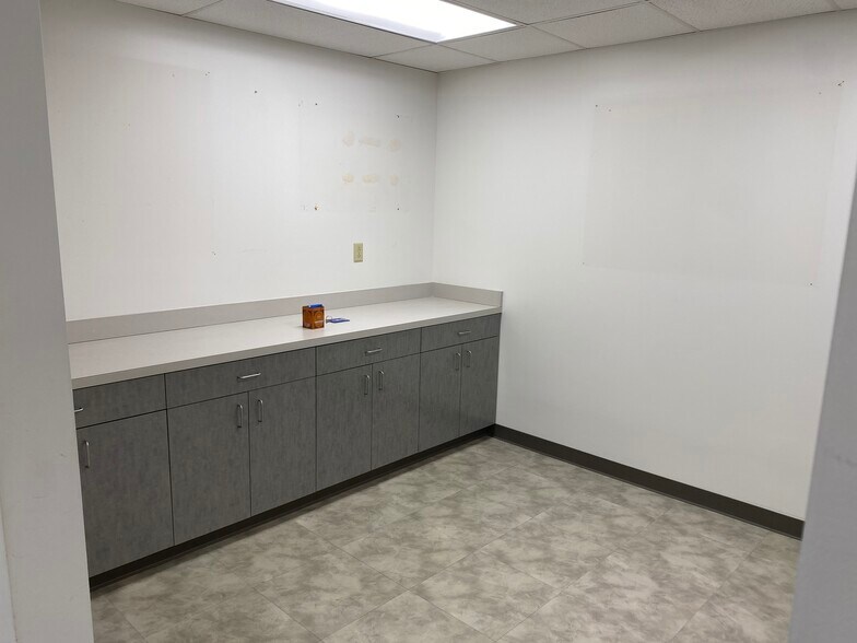 More Photos Of 17401-17407 Lorain Ave, Cleveland Freestanding For Lease