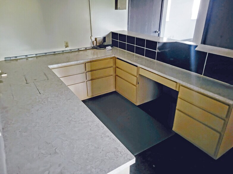 More Photos Of 4041 Mississippi Ave, Cahokia Loft Creative Space For Sale