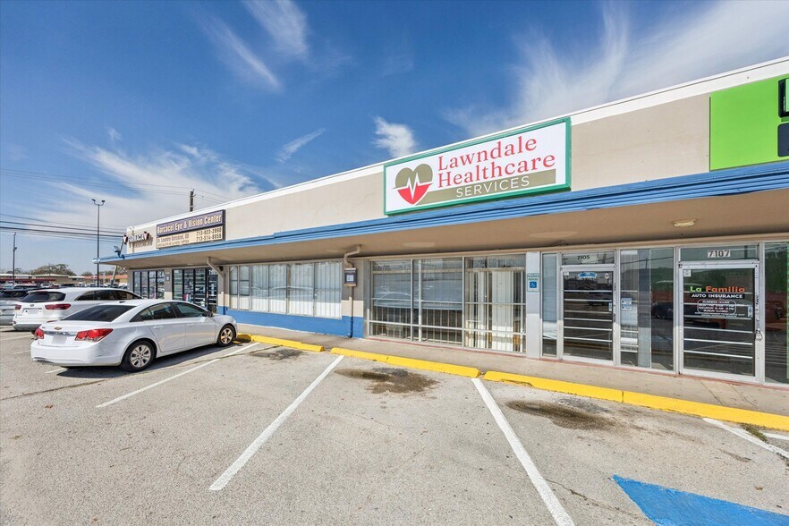 Primary Photo Of 7105 Lawndale St, Houston General Retail For Lease