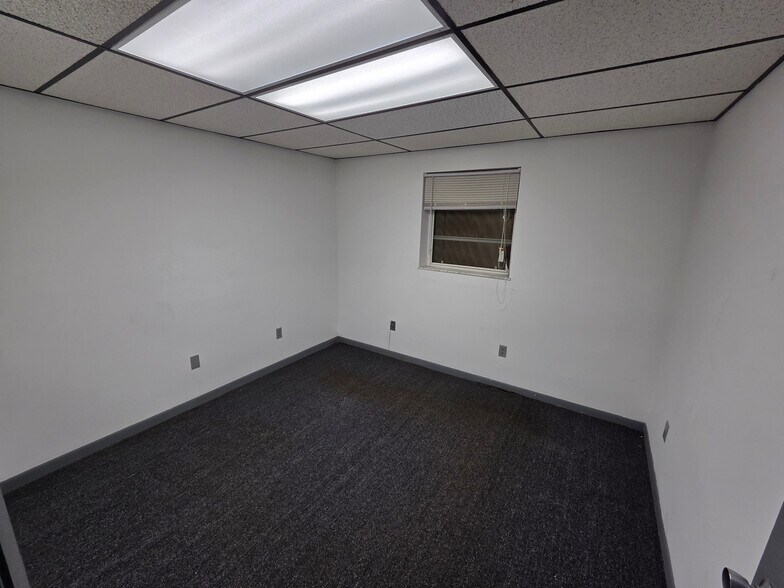 More Photos Of 13901 SW 143rd Ct, Miami Warehouse For Lease