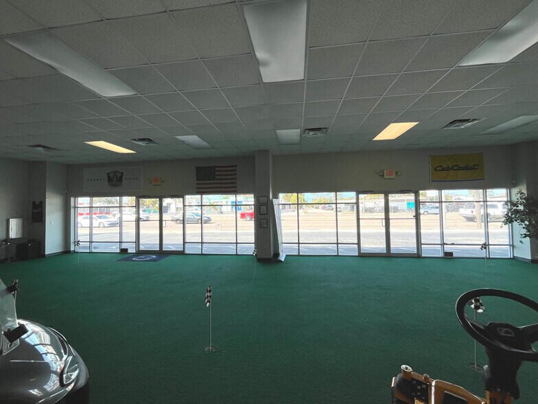 More Photos Of 1770 N Washington Blvd, Sarasota Warehouse For Sale