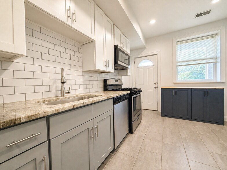 More Photos Of 3500 S Artesian Ave, Chicago Apartments For Sale