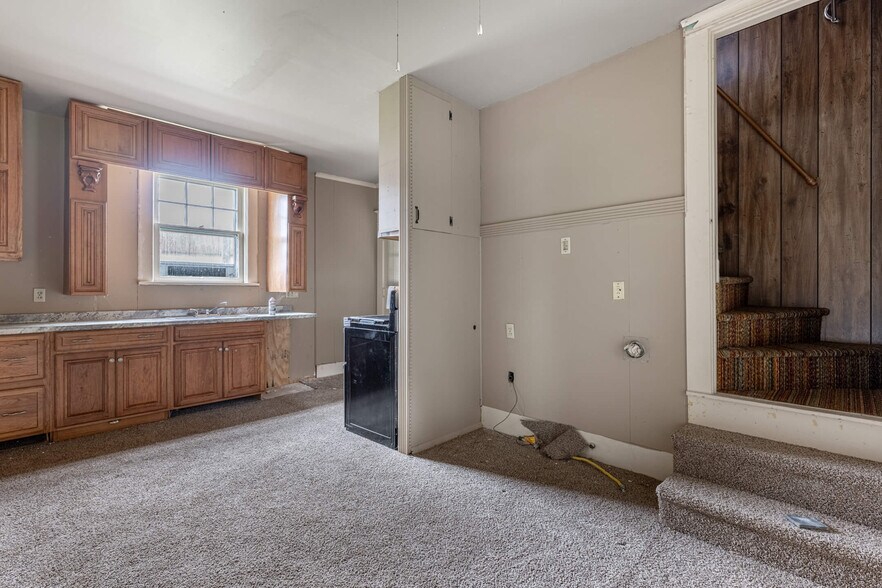 More Photos Of 405 E Spring St, Saint Marys Office Residential For Sale