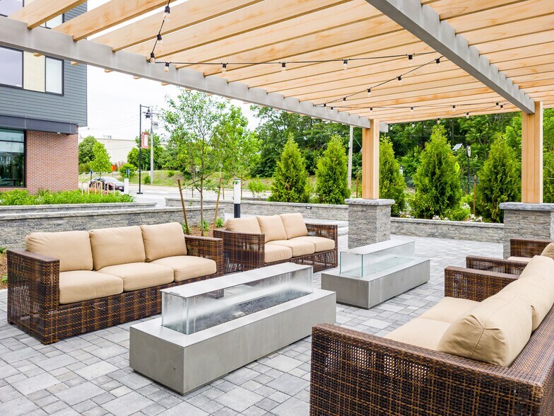 More Photos Of 39 Trotter Rd, Weymouth Apartments For Lease