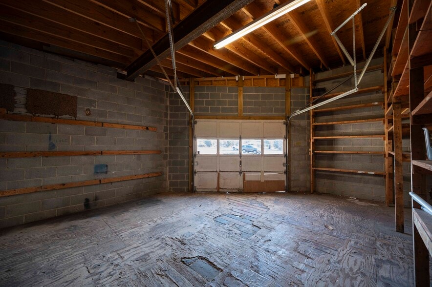 More Photos Of 659 N Main St, Woodstock Mixed Retail For Sale