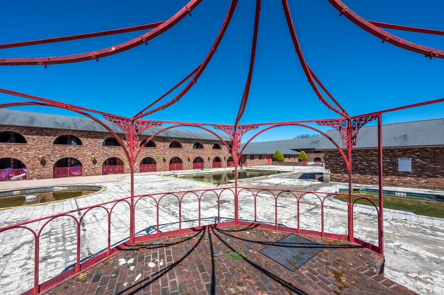 More Photos Of 4858 Route 32, Catskill Hotel For Sale