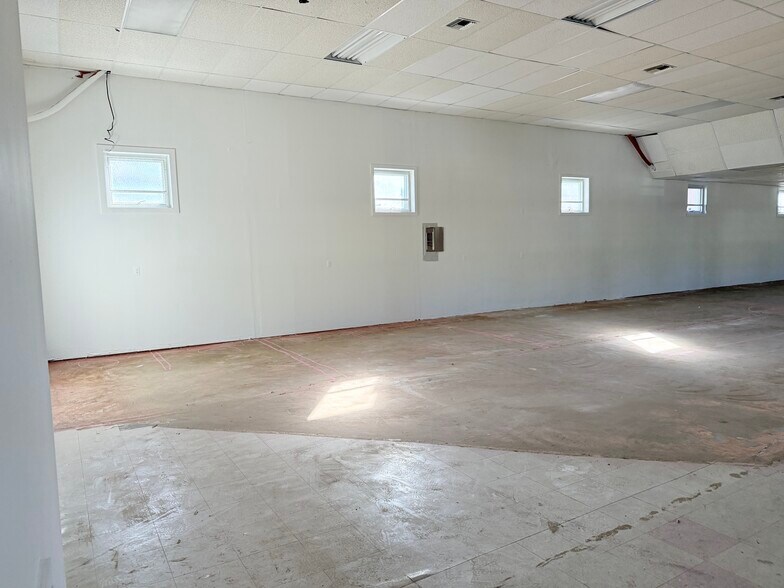 More Photos Of 577 Medford Ave, Patchogue Industrial For Sale