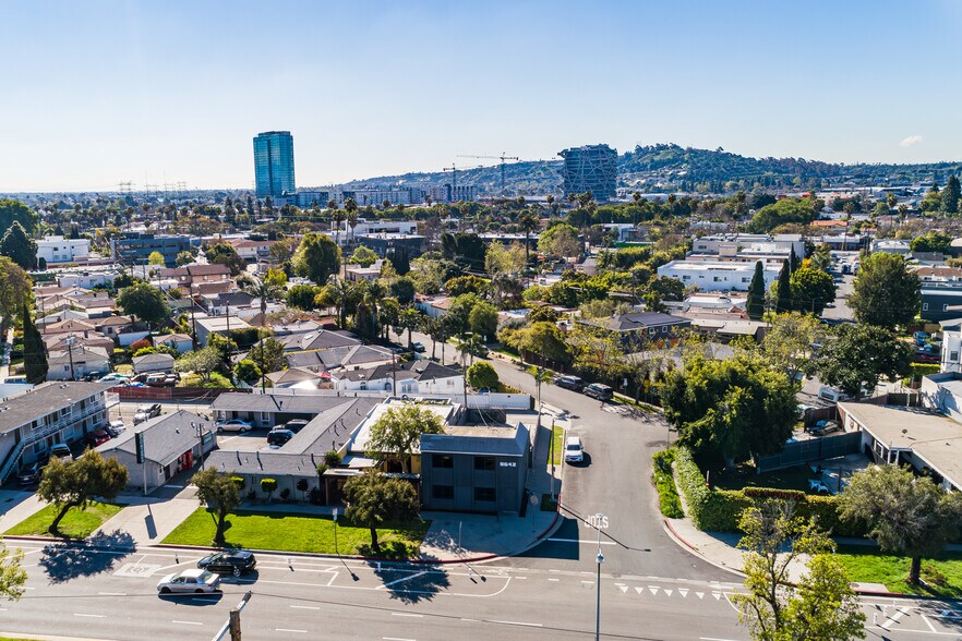More Photos Of 8642 Venice Blvd, Los Angeles Office Residential For Sale