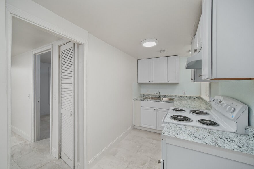 More Photos Of 4615 Hesperides, Tampa Apartments For Sale