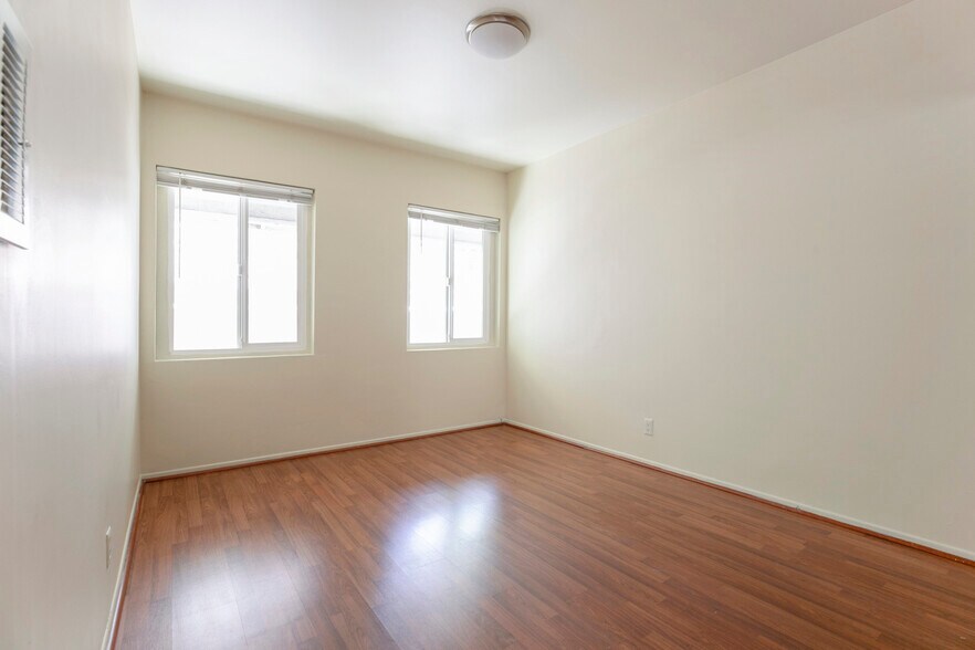 More Photos Of 343 Concord St, Glendale Apartments For Sale