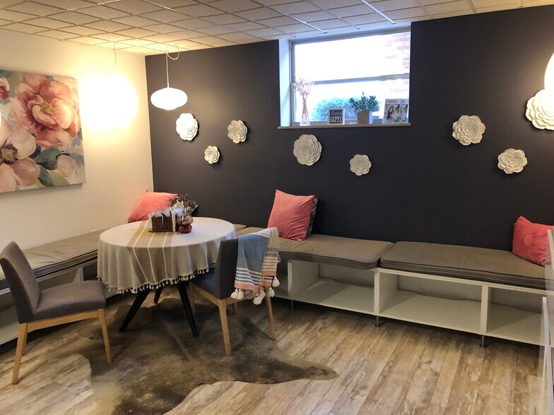 More Photos Of 1840 Zollinger Rd, Upper Arlington Loft Creative Space For Lease
