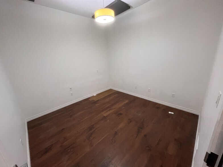 More Photos Of 572-574 Princess St, Kingston General Retail For Lease