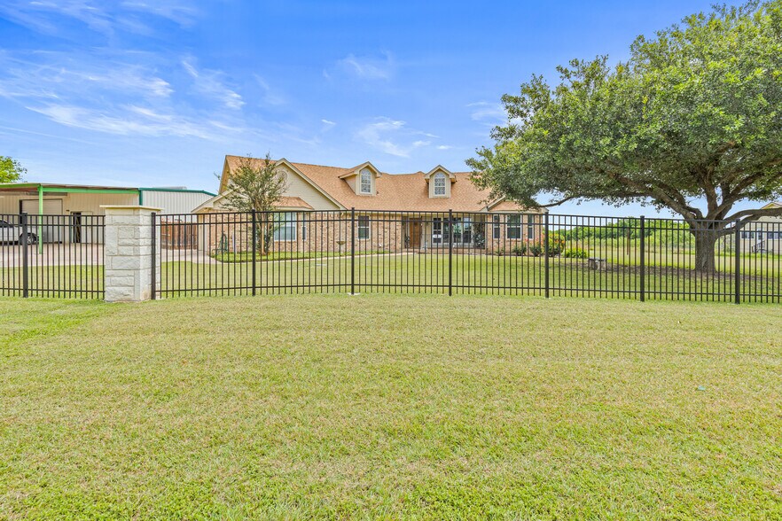 More Photos Of 414 County Road 437, Eddy Service For Sale