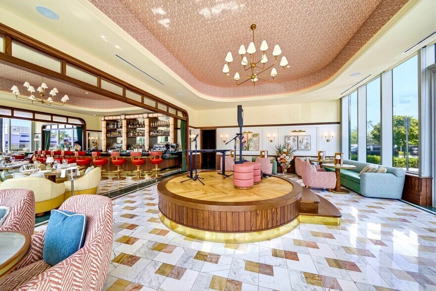 More Photos Of 4 OASIS Hallandale, 1006 E Hallandale Beach, Hallandale Beach Restaurant For Sale