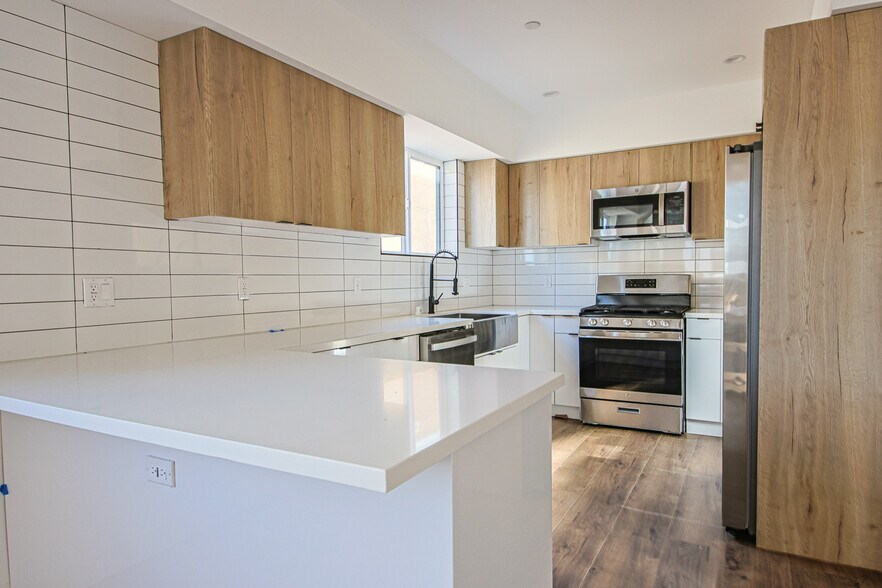 More Photos Of 6421 Troost Ave, North Hollywood Apartments For Sale