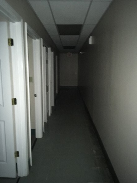 More Photos Of 4976-4996 Gerrardstown Rd, Inwood Freestanding For Lease