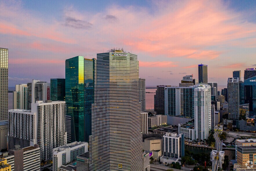 More Photos Of 100 SE 2nd St, Miami Office For Lease