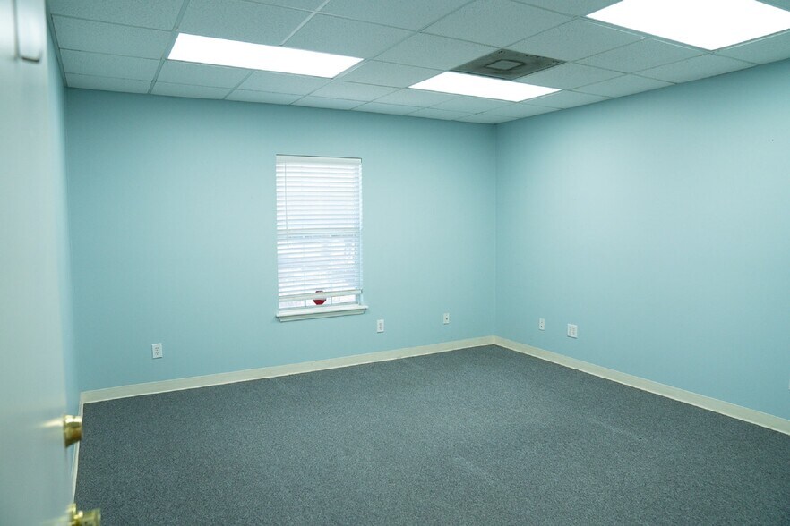 More Photos Of 5726 Root Rd, Spring Office Residential For Sale