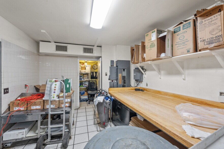 More Photos Of 6512-6514 Norwood Ave, Jacksonville Restaurant For Sale