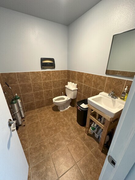 More Photos Of 1600-1648 Plaza Way, Walla Walla Unknown For Lease