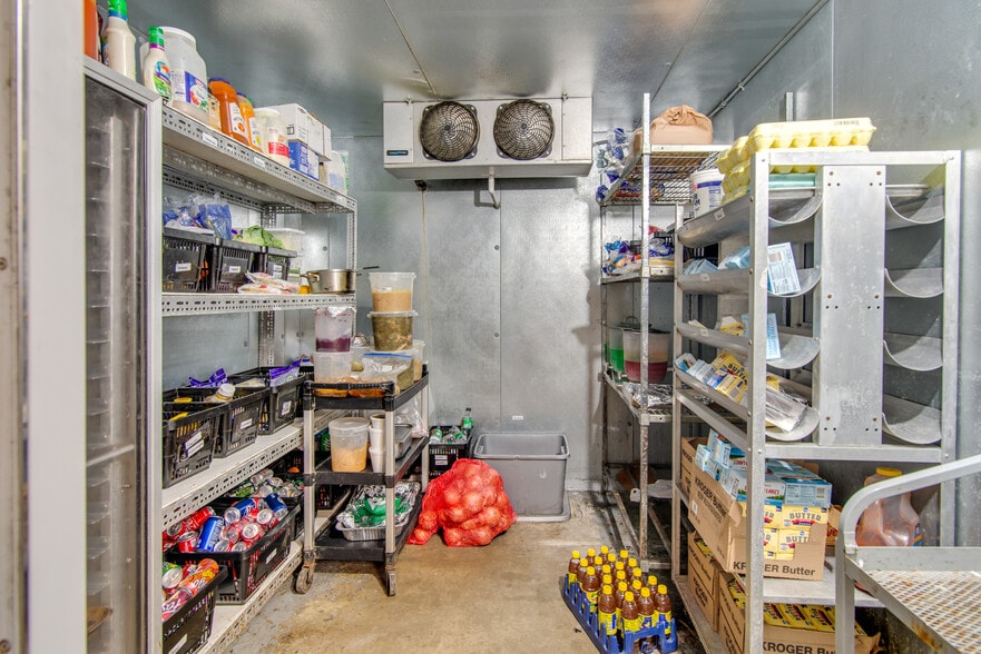 More Photos Of 285 S Outer Dr, Saginaw Restaurant For Sale