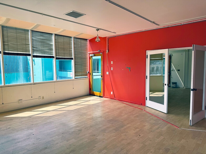 More Photos Of 100 Market St, Venice Office For Sale