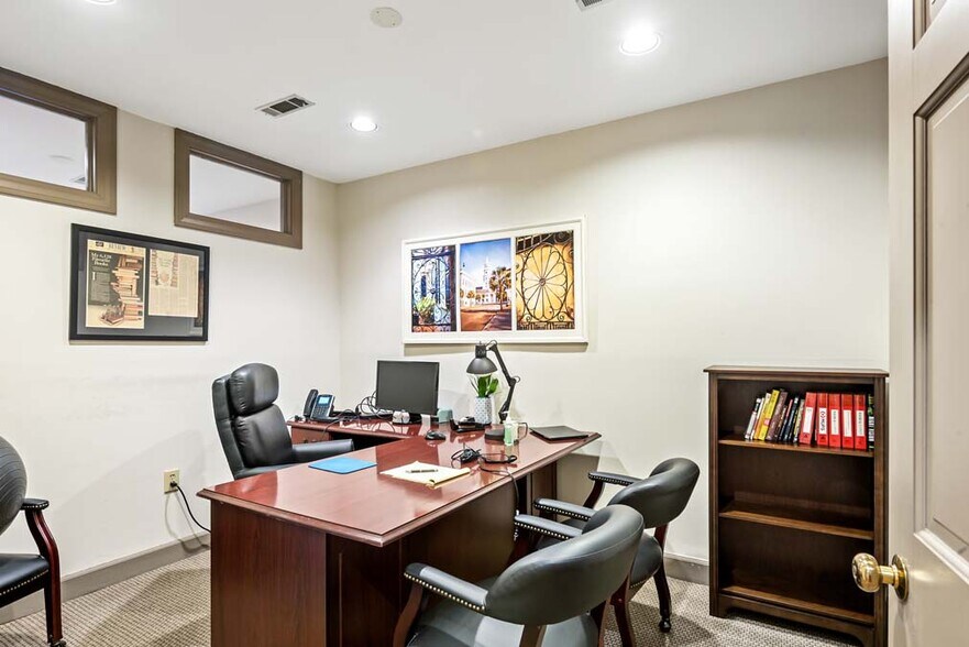 More Photos Of 11 Broad St, Charleston Office Residential For Lease