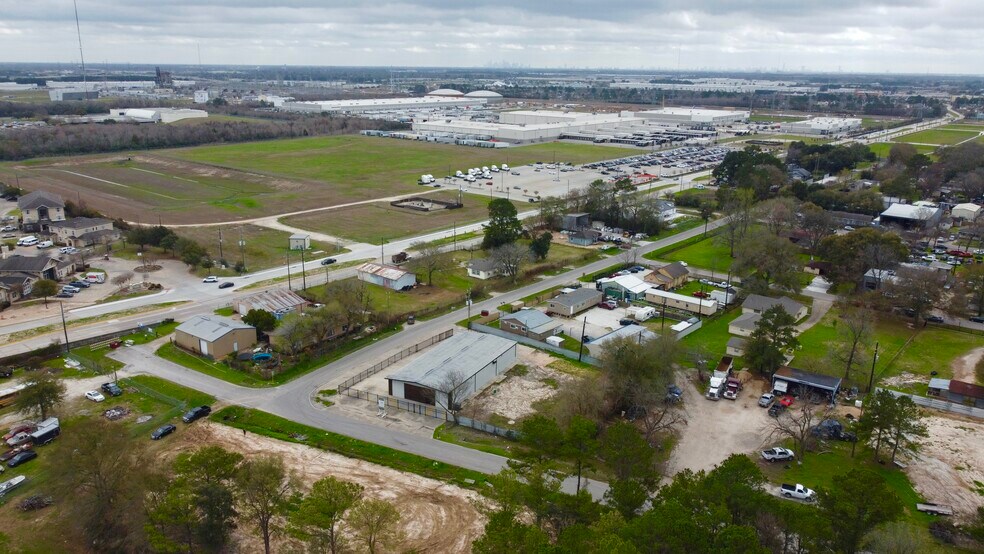 More Photos Of 8603 Shoal Creek Dr, Houston Warehouse For Sale