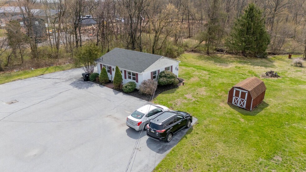More Photos Of 926 Ben Franklin Hwy E, Douglassville Office For Sale