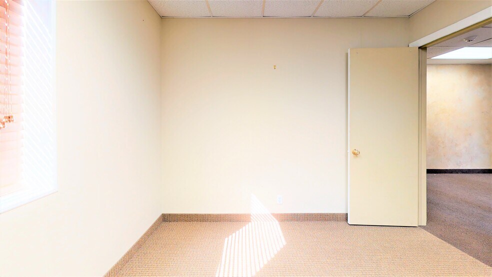 More Photos Of 43 Franklin St, East Hartford Warehouse For Lease