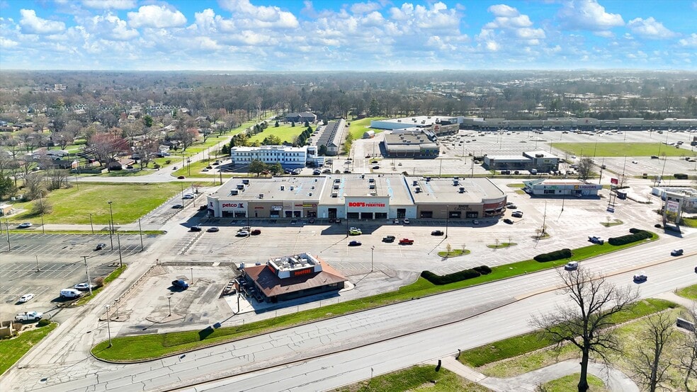 More Photos Of 7565 US Highway 31 S, Indianapolis Storefront For Lease