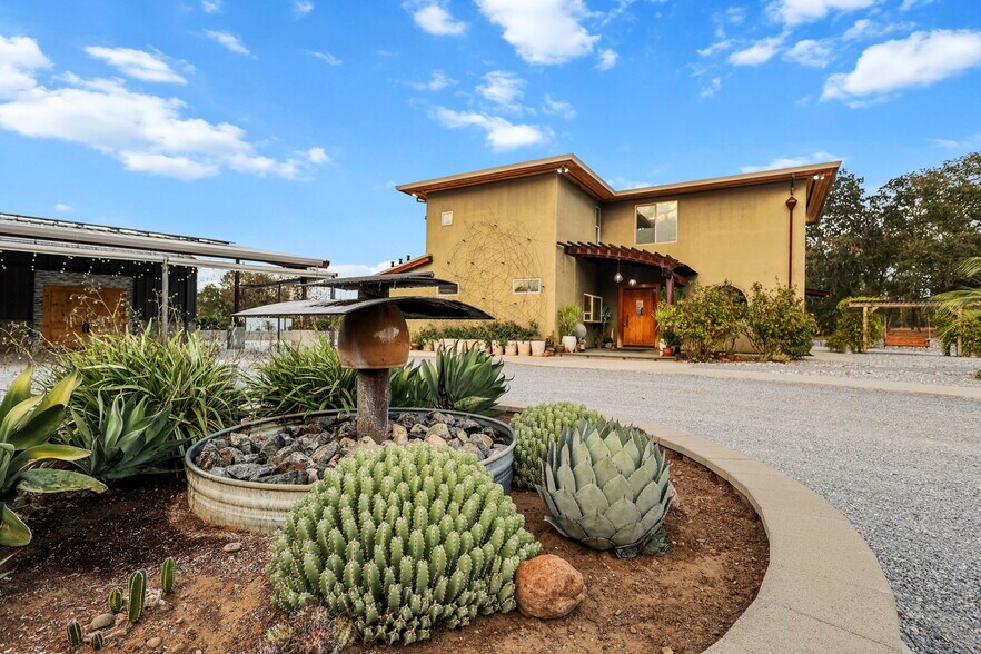 More Photos Of 16710 Oak Hollow Dr, Cottonwood Lodge Meeting Hall For Sale